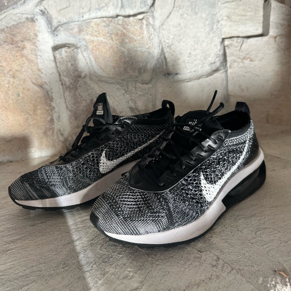 Nike Flyknit running sneakers